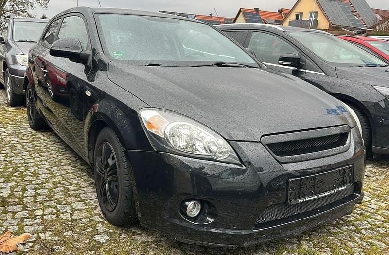 Gebraucht Kia Ceed LX 109 PS (80 kW) 2009 Schwarz Kleinwagen