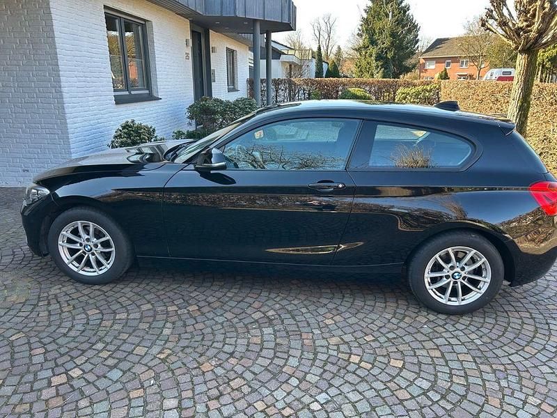 Gebraucht BMW 116 109 PS (80 kW) 2015 Schwarz Kleinwagen
