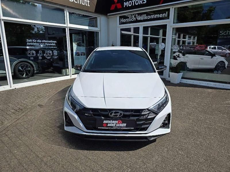 Neu Hyundai i20 N Line 101 PS (74 kW) 2025 Weiß Limousine