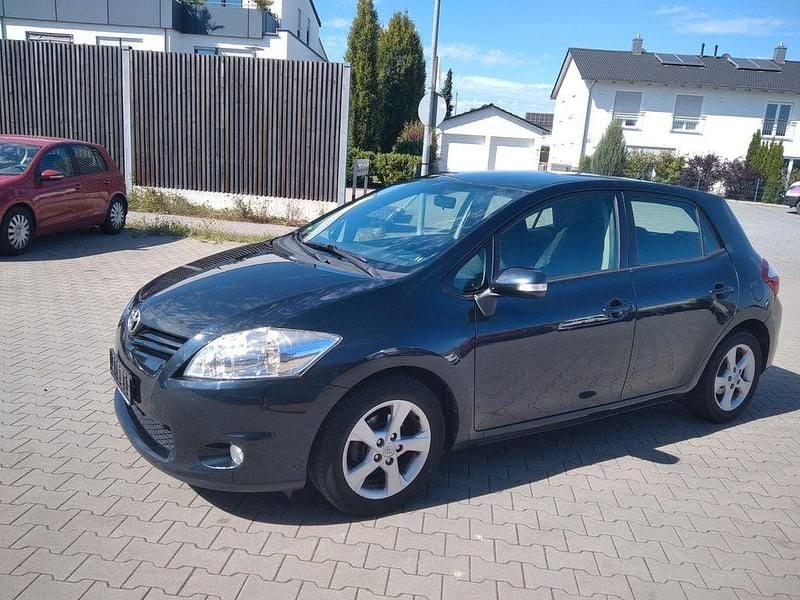Schwarz Gebraucht 2012 Toyota Auris Life Limousine | 4.700 € (Guter Preis) - Bild 1/4