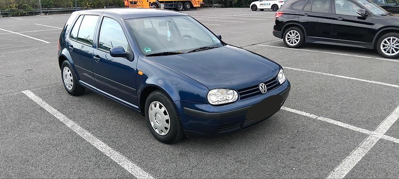 Blau Gebraucht 1999 VW Golf IV Kleinwagen | 1.370 € (Guter Preis) - Bild 1/4