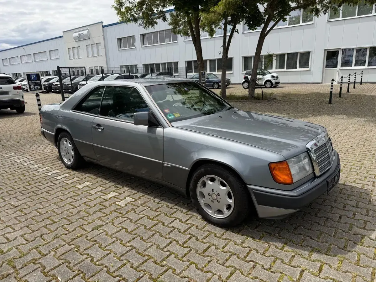 Gebraucht Mercedes E320 Sportline 220 PS (161 kW) 1993 Grau Coupé