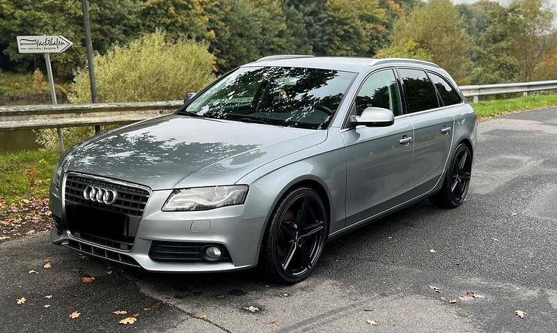Grau Gebraucht 2010 Audi A4 S-Line Kombi | 5.500 € (Etwas zu teuer) - Bild 1/4