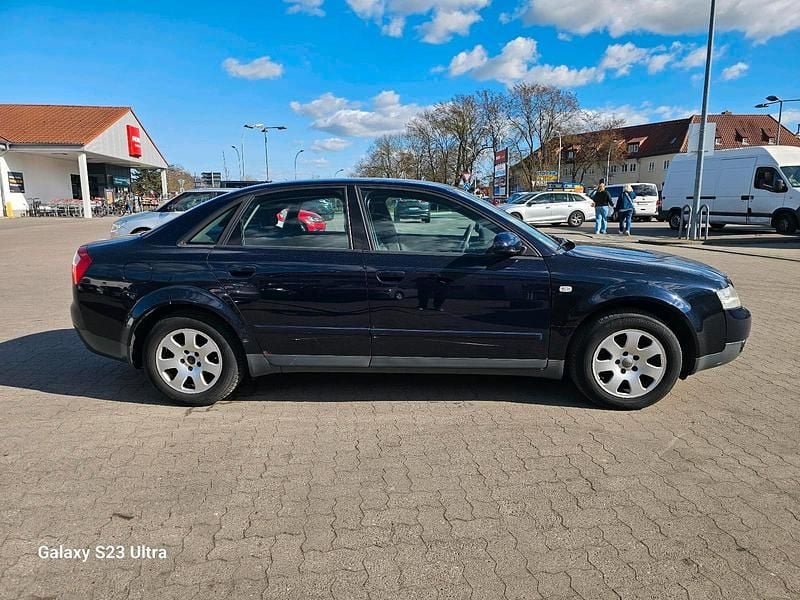 Gebraucht Audi A4 125 PS (91 kW) 2002 Blau Limousine