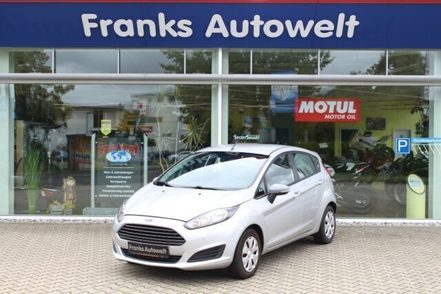 Gebraucht Ford Fiesta Trend 95 PS (69 kW) 2013 Silber metallic Kleinwagen
