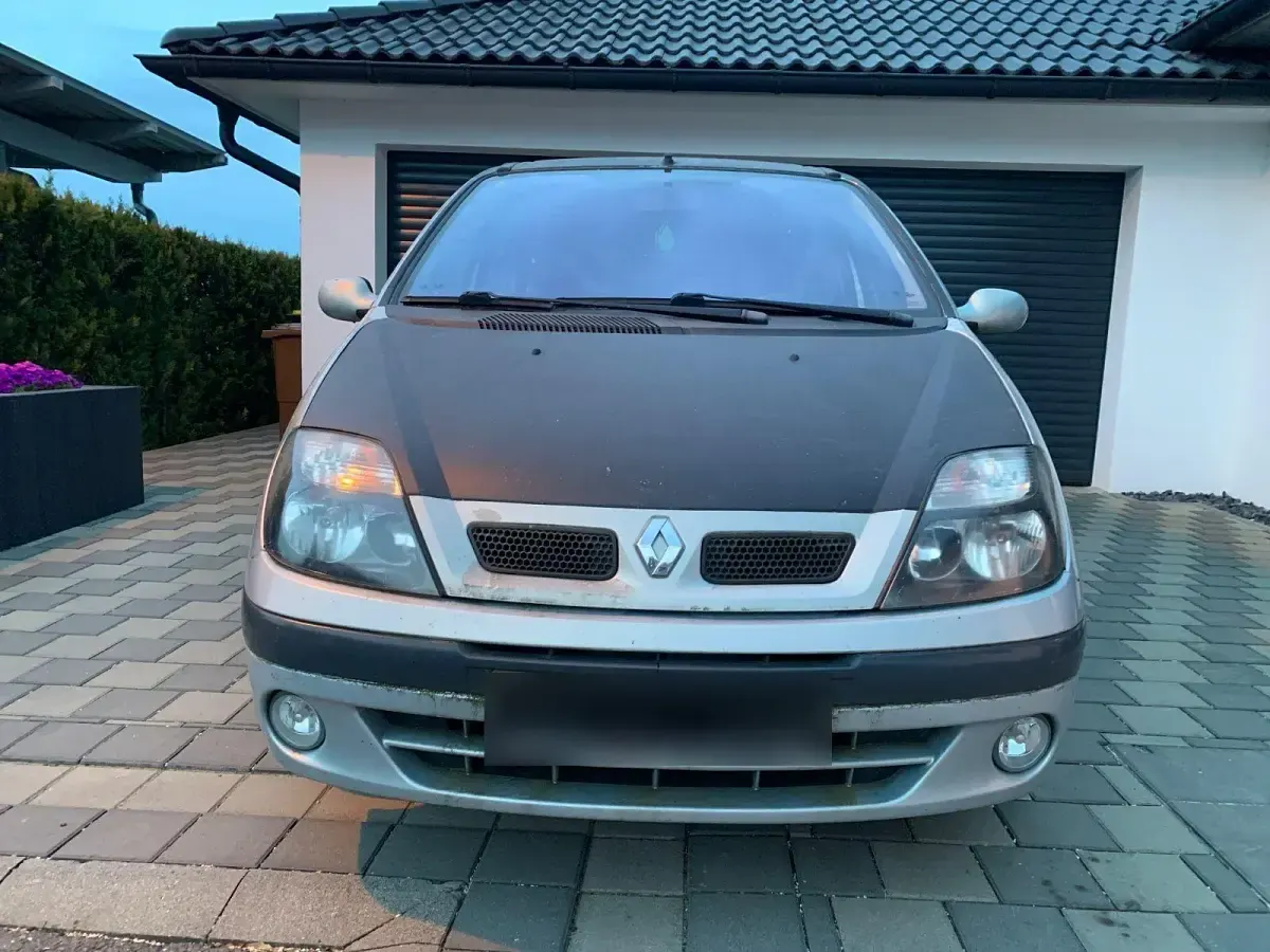 Używany Renault Scénic Expression 107 KM (78 kW) 2002 Srebrny Minivan