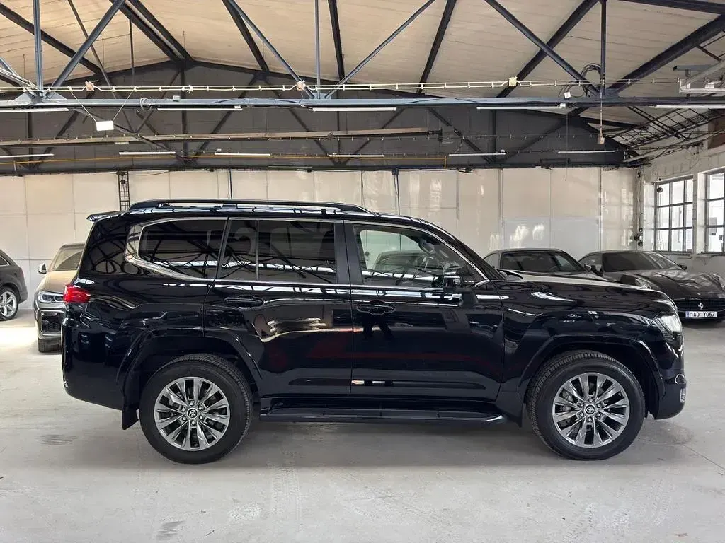 Gebraucht Toyota Land Cruiser 300 PS (220 kW) 2024 Schwarz SUV
