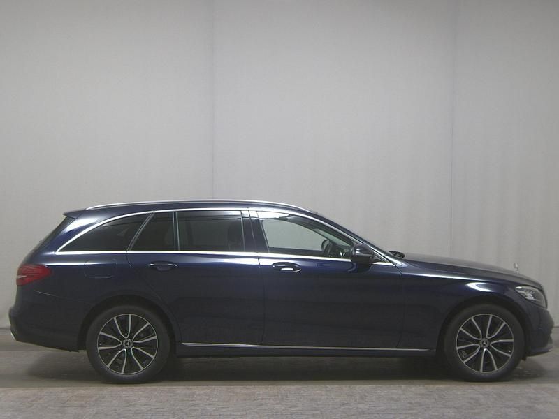 Gebraucht Mercedes C220 Exclusive 194 PS (142 kW) 2021 Blau Kombi