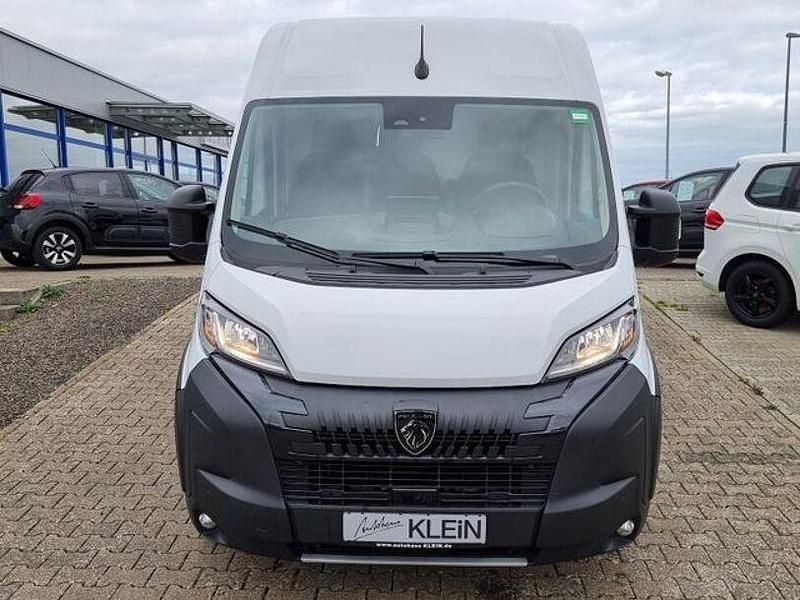 Weiß Gebraucht 2024 Peugeot Boxer Van | 23.990 € (Guter Preis) - Bild 1/4