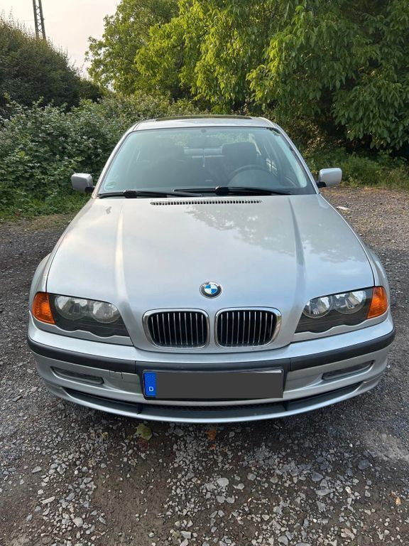Silber Gebraucht 1998 BMW 328 Limousine | 3.999 € (Guter Preis) - Bild 1/4