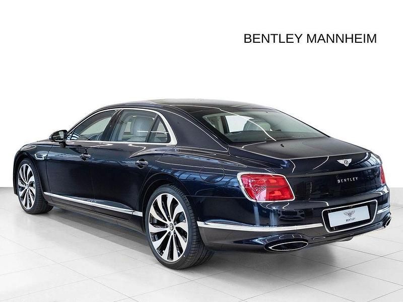 Neu Bentley Flying Spur 680 PS (500 kW) 2026 Dark sapphire Limousine