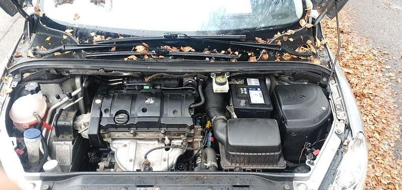 Gebraucht Peugeot 307 Premium 109 PS (80 kW) 2002 Silber Limousine