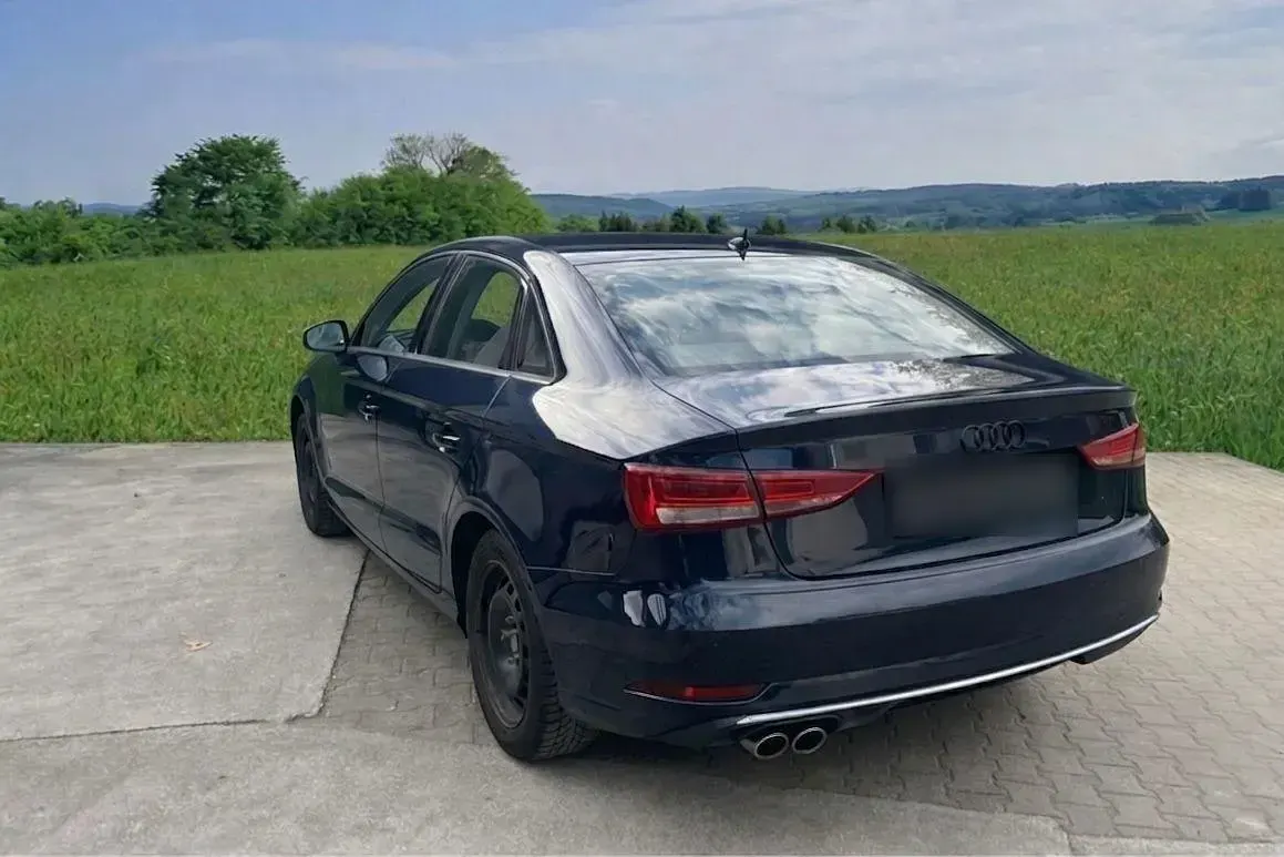 Gebraucht Audi A3 Sport 150 PS (110 kW) 2018 Blau Limousine