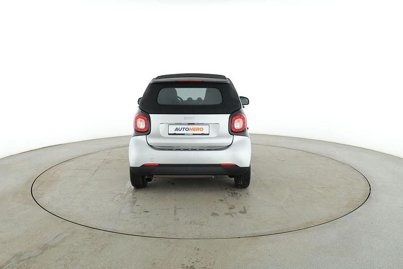 Gebraucht Smart ForTwo Cabrio Basis 90 PS (66 kW) 2019 Schwarz Cabrio