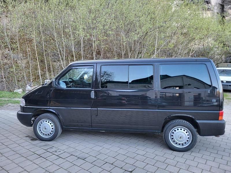 Używany VW Caravelle 151 KM (111 kW) 2001 Czarny Van
