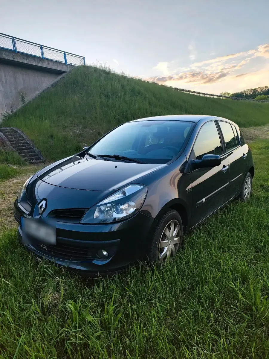 Gebraucht Renault Clio III 88 PS (64 kW) 2006 Grau Kleinwagen