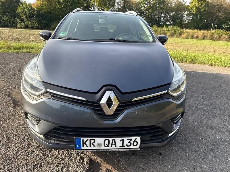 Grau Gebraucht 2017 Renault Clio GrandTour LIMITED Kombi | 5.450 € (Guter Preis) - Bild 1/4