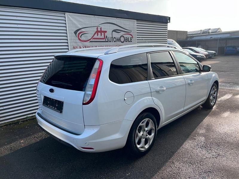 Gebraucht Ford Focus 101 PS (74 kW) 2011 Kombi