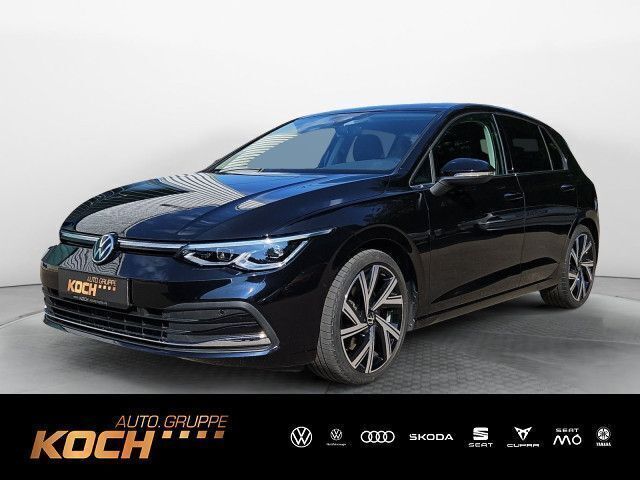 Deep black perleffekt Gebraucht 2022 VW Golf VIII Style Limousine | 28.930 € (Fairer Preis) - Bild 1/2