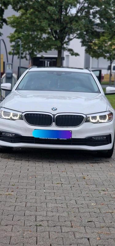 Weiß Gebraucht 2018 BMW 520 Sport Line Kombi | 23.000 € (Fairer Preis) - Bild 1/4