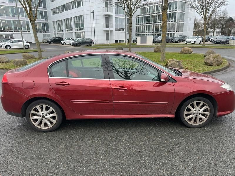 Gebraucht Renault Laguna III 150 PS (110 kW) 2008 Rot Limousine