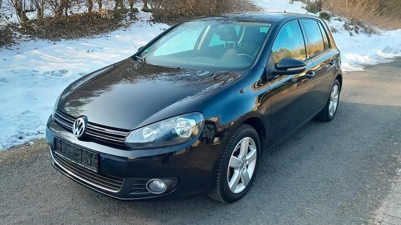 Gebraucht VW Golf VII 105 PS (77 kW) 2012 Schwarz Limousine