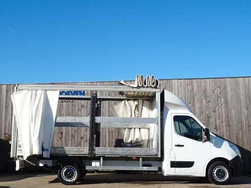 Gebraucht Opel Movano 145 PS (106 kW) 2018 Weiß Van