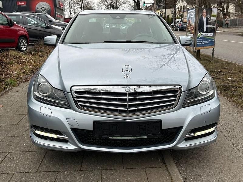 Gebraucht Mercedes C200 Elegance 136 PS (100 kW) 2013 Silber Limousine