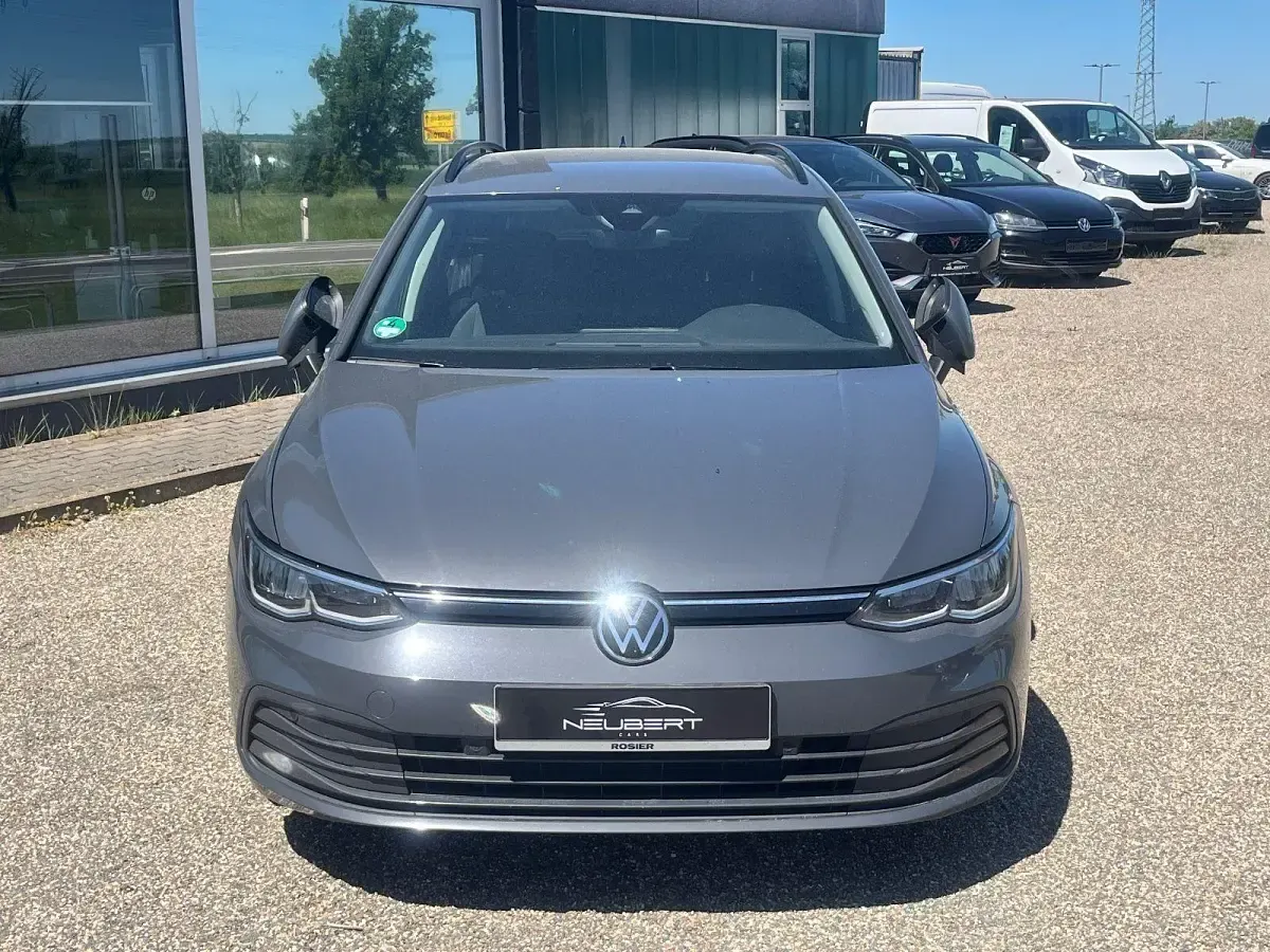 Gebraucht VW Golf VIII Life 110 PS (80 kW) 2020 Grau Kombi