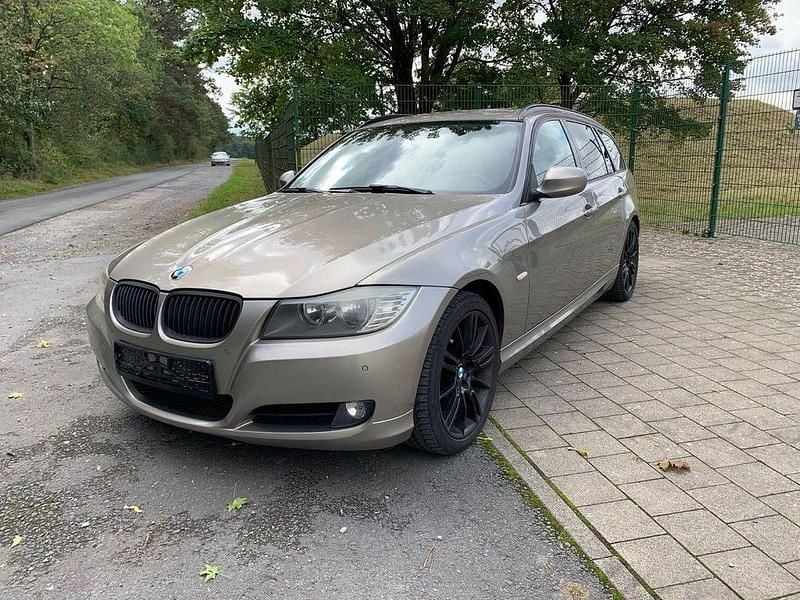 Braun Gebraucht 2011 BMW 320 Performance Kombi | 5.500 € (Guter Preis) - Bild 1/4