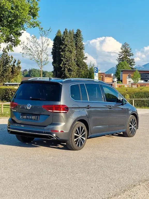Gebraucht VW Touran R-line 150 PS (110 kW) 2019 Grau Van / Kleinbus
