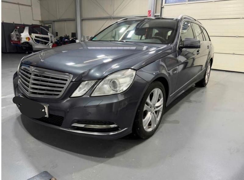 Gebraucht Mercedes E350 265 PS (194 kW) 2011 Grau Kombi