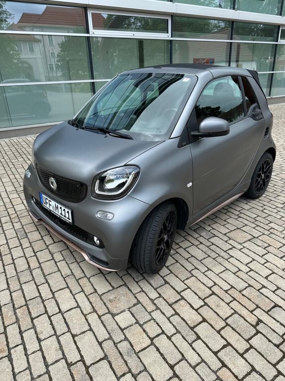 Grau Gebraucht 2018 Smart ForTwo Cabrio Cabrio | 15.300 € (Fairer Preis) - Bild 1/4