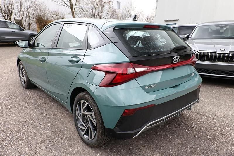 Neu Hyundai i20 Select 90 PS (66 kW) 2026 Grün metallic Kleinwagen