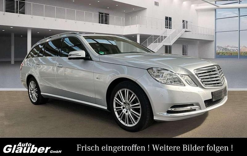 Iridiumsilber Gebraucht 2011 Mercedes E250 Kombi | 16.950 € (Teuer) - Bild 1/4