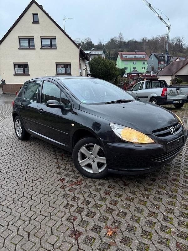 Schwarz Gebraucht 2004 Peugeot 307 Kleinwagen | 2.600 € (Fairer Preis) - Bild 1/4