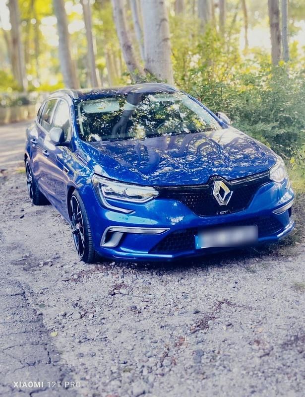 Blau Gebraucht 2018 Renault Mégane GrandTour GT Kombi | 15.500 € (Fairer Preis) - Bild 1/4