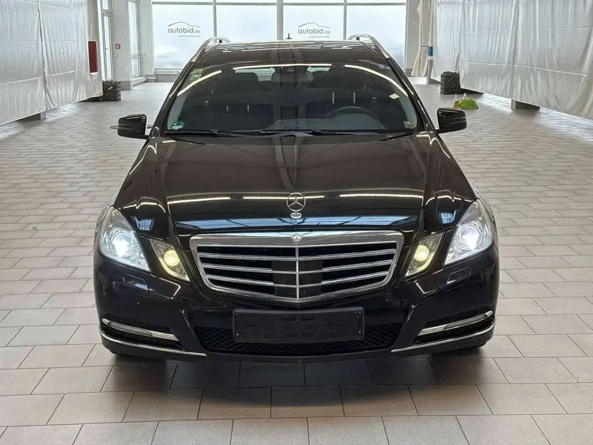 Gebraucht Mercedes E350 265 PS (194 kW) 2011 Schwarz Kombi