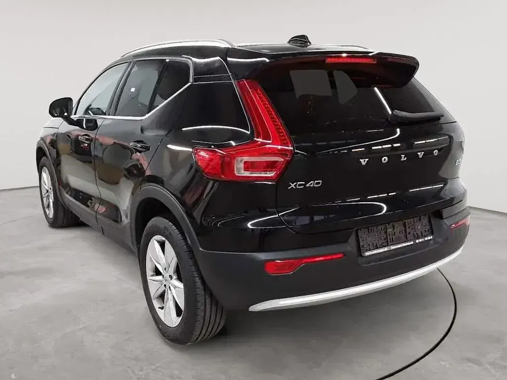 Second-hand Volvo XC40 Plus 163 CP (119 kW) 2023 Negru SUV