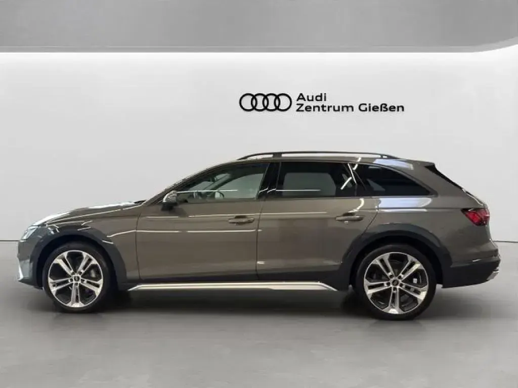 Gebraucht Audi A4 Allroad Design 204 PS (150 kW) 2023 Chronosgrau metallic Kombi