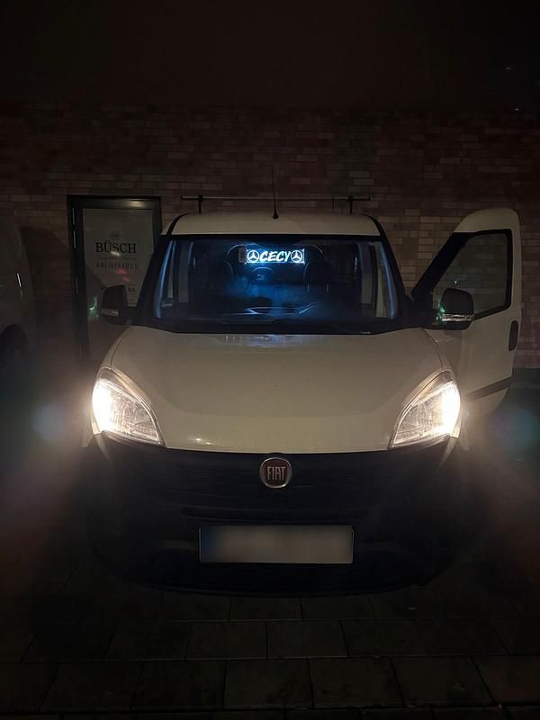 Gebraucht Fiat Doblò 80 PS (58 kW) 2017 Weiß Van / Kleinbus