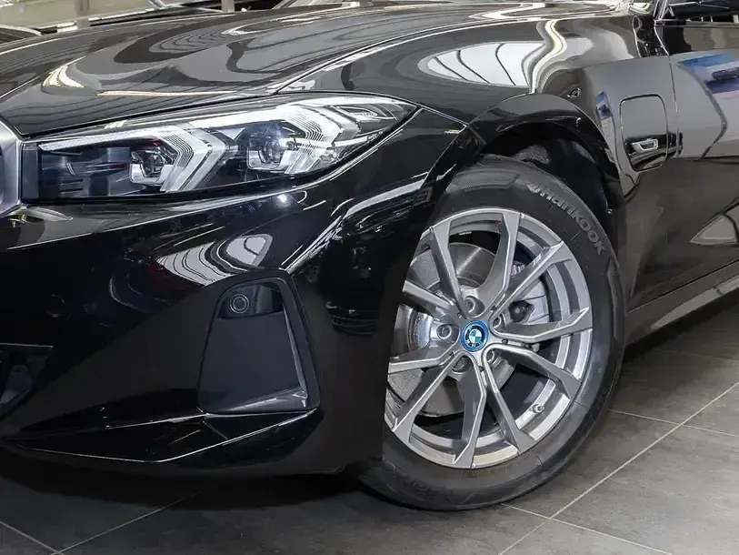Gebraucht BMW 320e Shadowline 204 PS (150 kW) 2022 Schwarz Kombi