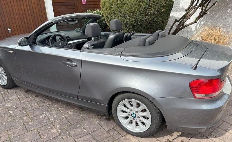 Grau Gebraucht 2009 BMW 118 Cabriolet Performance Cabrio | 7.300 € (Superpreis) - Bild 1/4