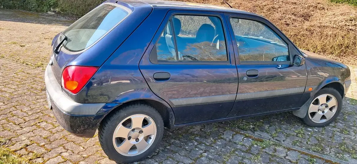 Gebraucht Ford Fiesta 60 PS (44 kW) 2002 Blau Kleinwagen