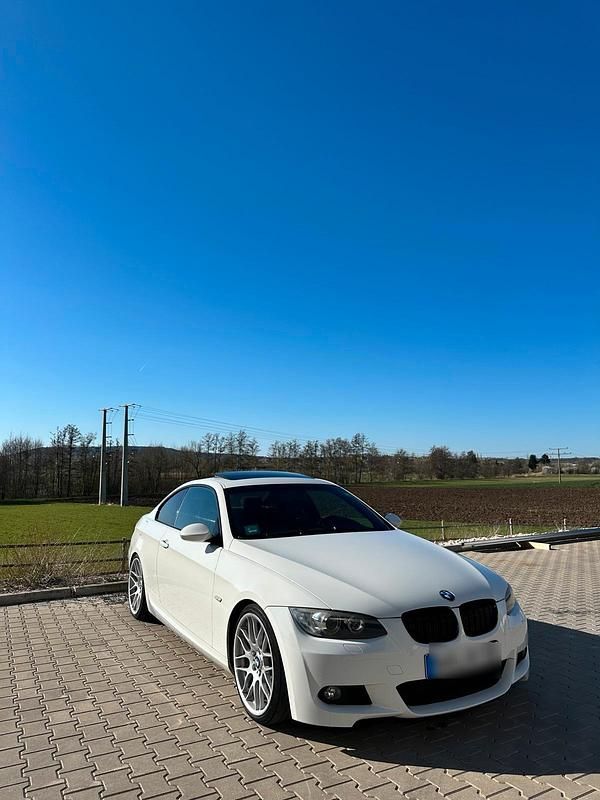 Gebraucht BMW 320 M Sport 177 PS (130 kW) 2008 Weiß Coupé