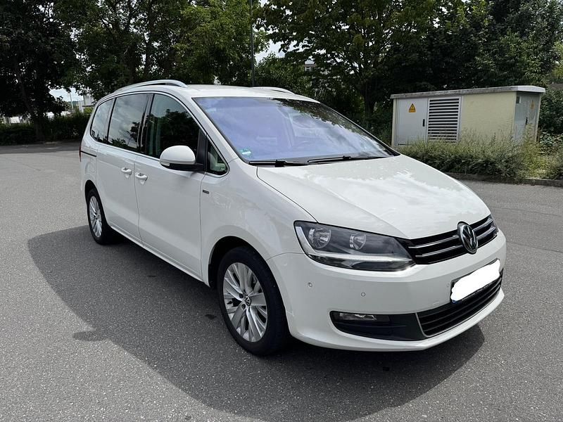 Weiß Gebraucht 2013 VW Sharan Life Van / Kleinbus | 8.400 € (Guter Preis) - Bild 1/4