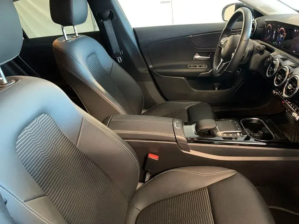 Gebraucht Mercedes CLA250e 218 PS (160 kW) 2022 Schwarz Coupé