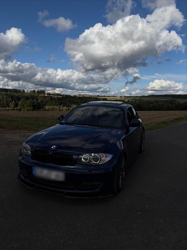 Blau Gebraucht 2010 BMW 120 Coupé Coupé | 7.200 € (Fairer Preis) - Bild 1/4
