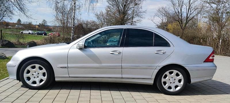 Gebraucht Mercedes C200 163 PS (119 kW) 2005 Grau Limousine