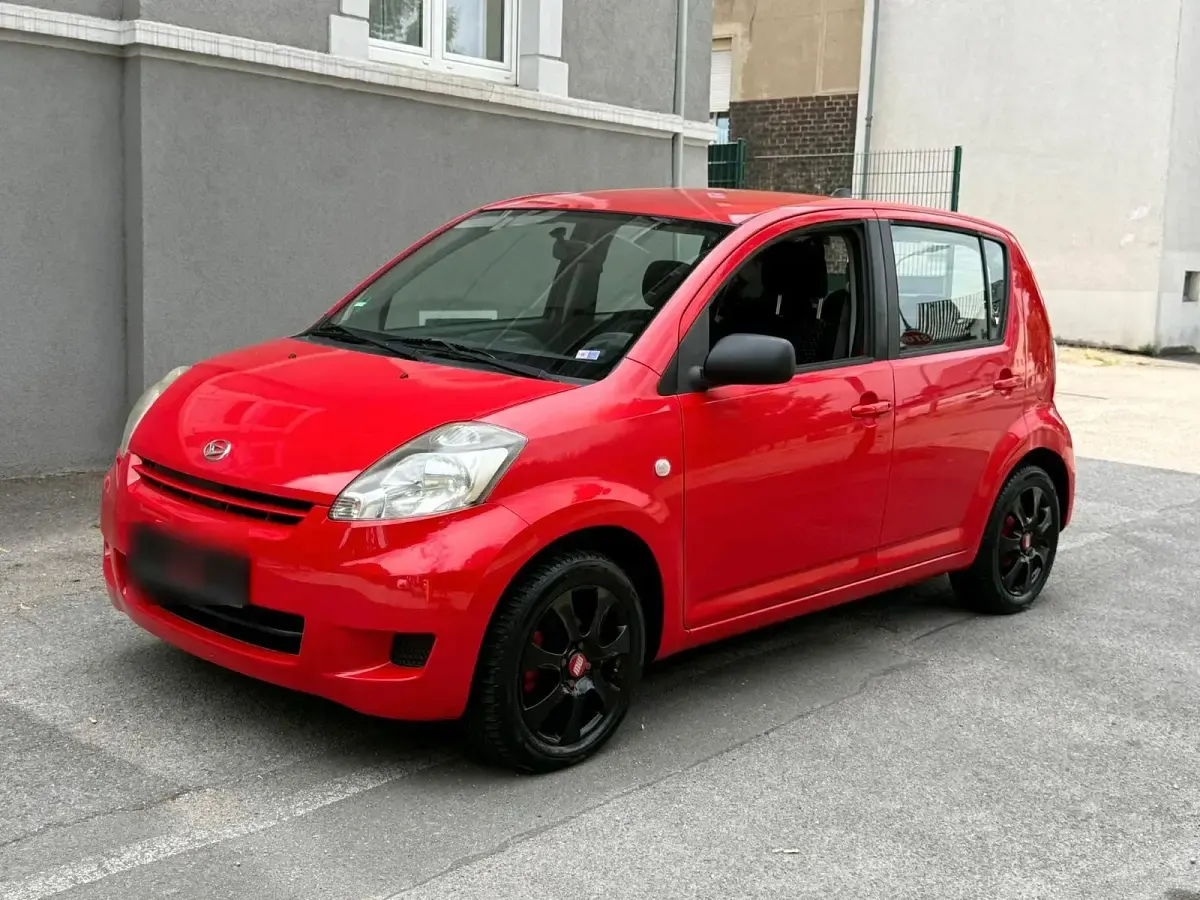 Gebraucht Daihatsu Sirion 91 PS (66 kW) 2008 Rot Kleinwagen